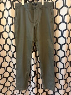 Banana Republic Men's Olive Chino Pants - Tailored Fit